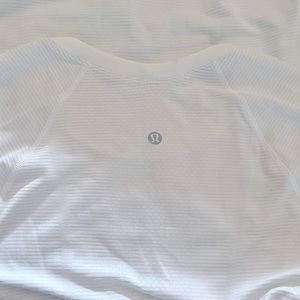Lulumon Swiftly Tech Long-Sleeve Shirt white with thumb holes